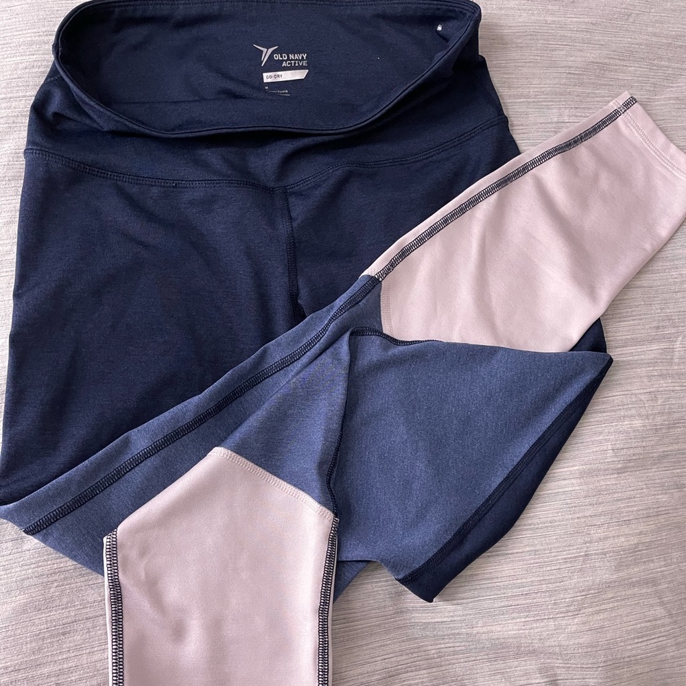 Old navy active size M